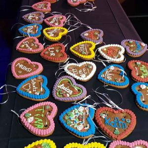 Der Spassmacher Lebkuchenherzen mit persönlicher Beschriftung in Zuckerschrift