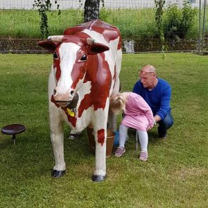 Der Spassmacher Kuh-Wettmelken lebensgroß