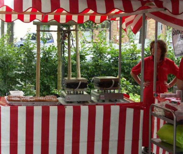 Waffelspass im Marktstand