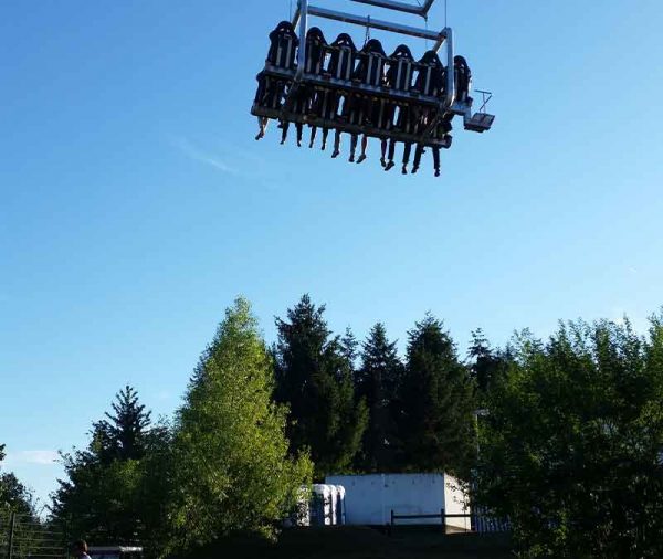 Schwebende Tribüne 4 Std.
