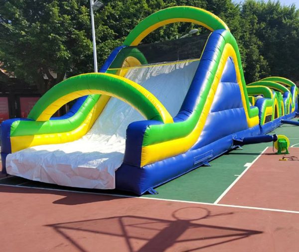Hüpfburg Mega Challenge Hindernisbahn