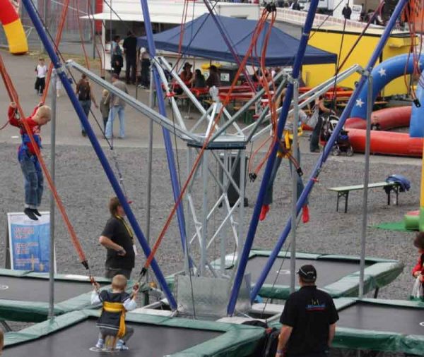 Bungee Trampolin 4er Anlage (inkl. 2 Betreuer)