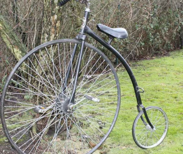 Antikes Hochrad Fahrrad