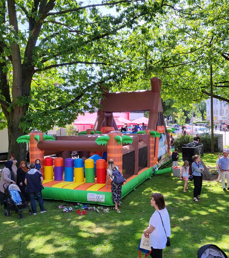 Der Spassmacher Hüpfburg Amazonas Hindernisbahn