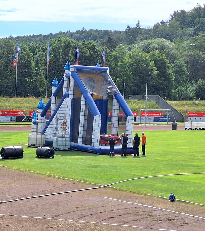 Der Spassmacher Hüpfburg Basejump Freefall