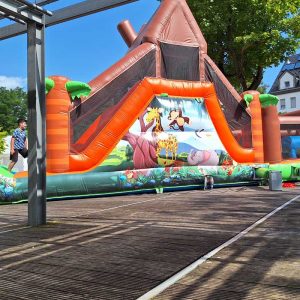 Der Spassmacher Hüpfburg Amazonas Hindernisbahn