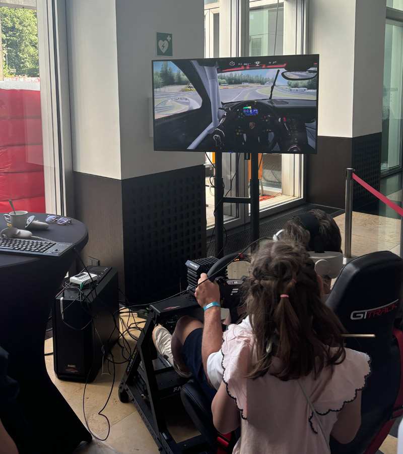 Der Spassmacher VR Rennsimulator