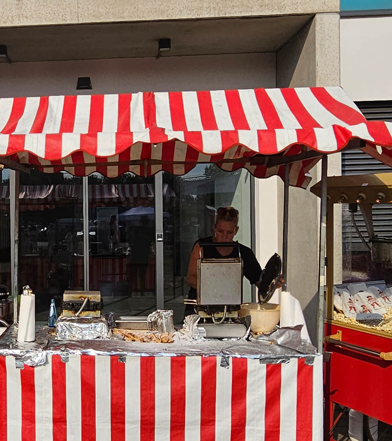 Der Spassmacher Waffelspass im Marktstand