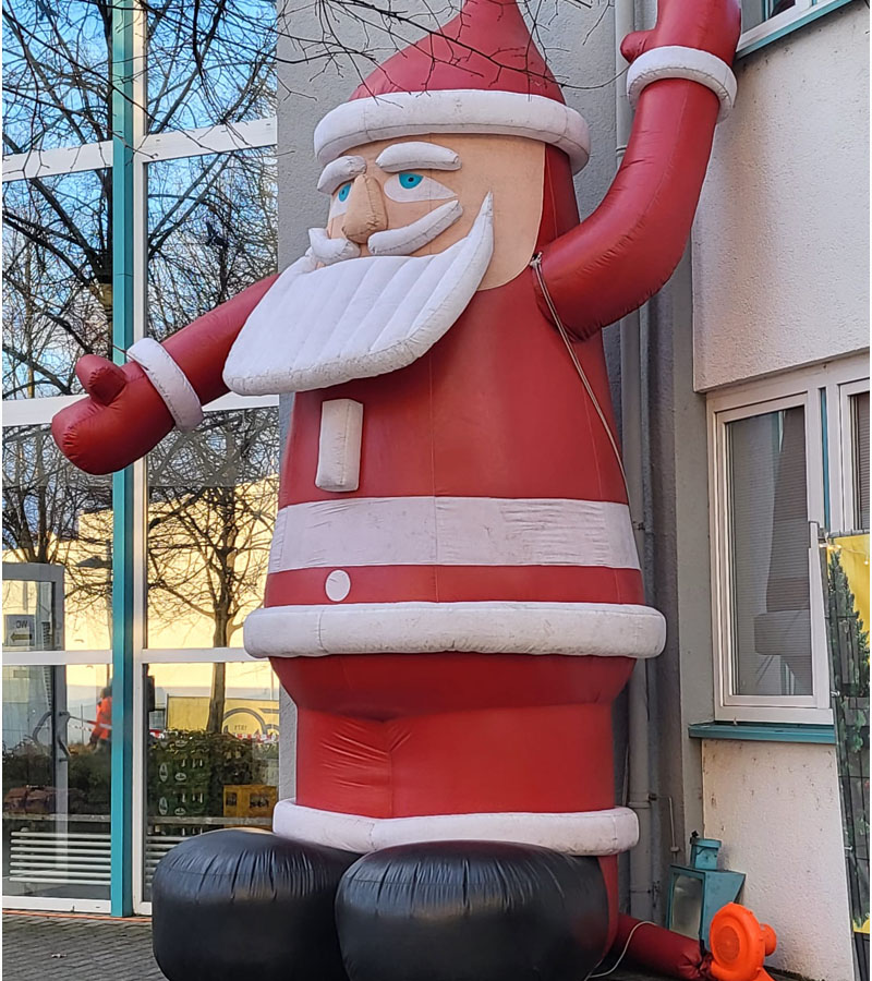Der Spassmacher Weihnachtsmann 5m Höhe